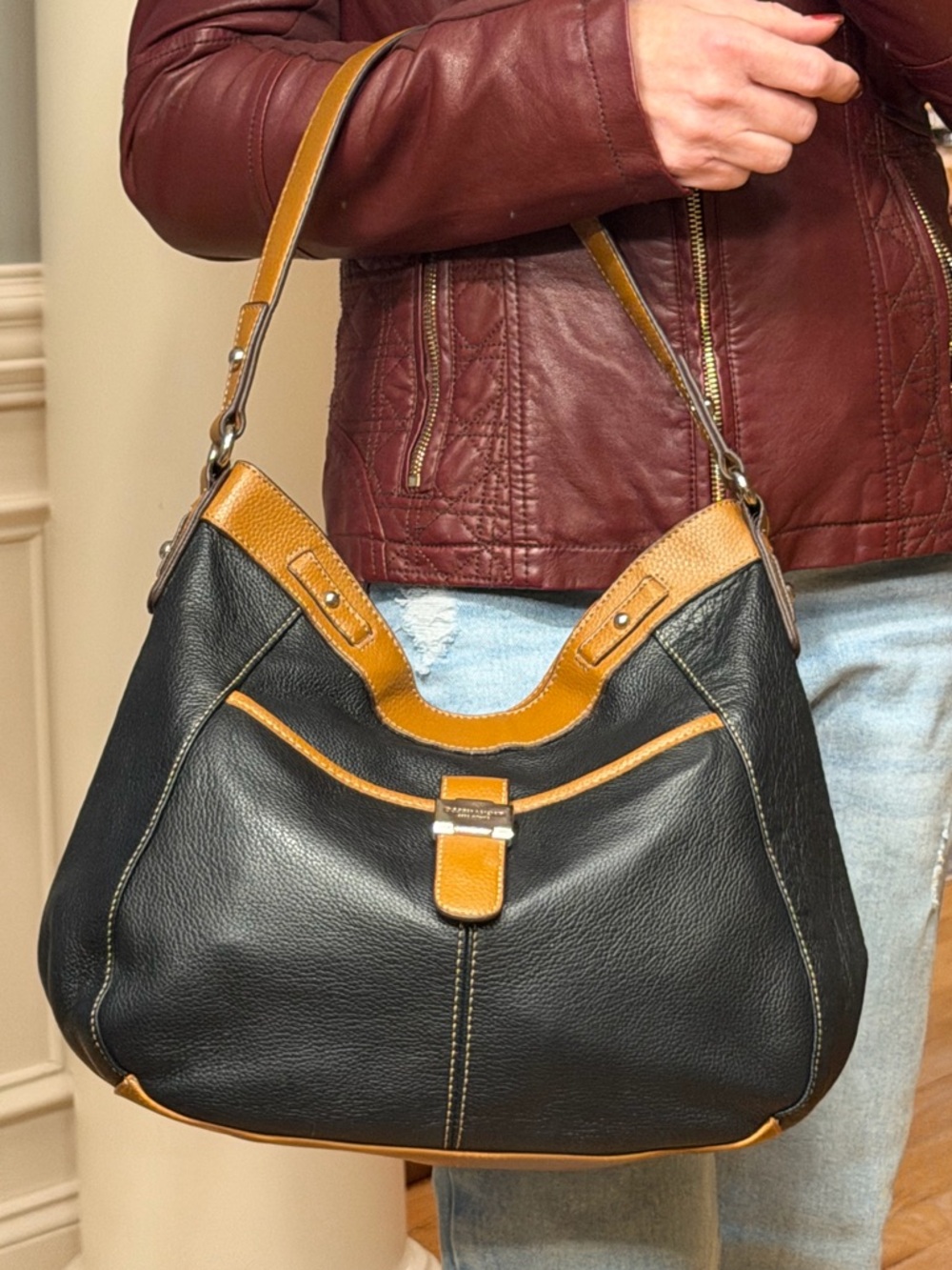 Tignanello Classic Leather Shoulder Bag Black/Brown Silver (VGUC)